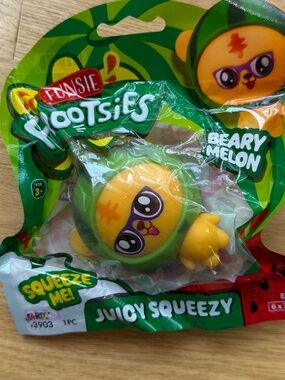 Ja-Ru Funsie Frootsies. Beary Melon. Juicy Squeezy. squeeze me!